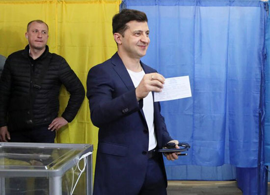 پیشتازی یک کمدین در انتخابات اوکراین