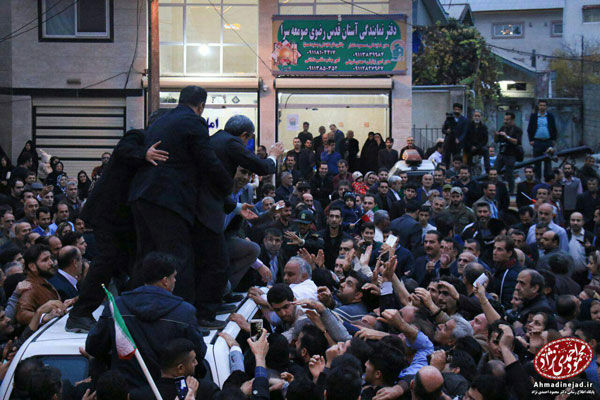 استقبال غیر منتظره از احمدی نژاد در گیلان