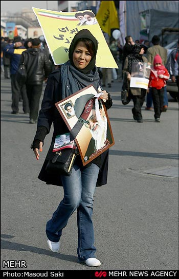 عکس: از حضور هاشمی در راهپیمایی تا...
