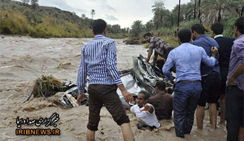 عکس:غرق شدن 5 سرنشین پراید در رودخانه