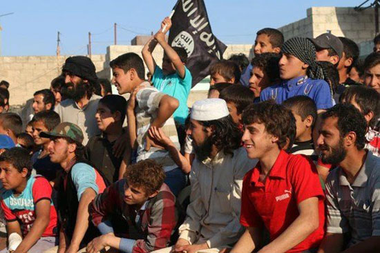 داعش چگونه کودکان را جذب می کند؟