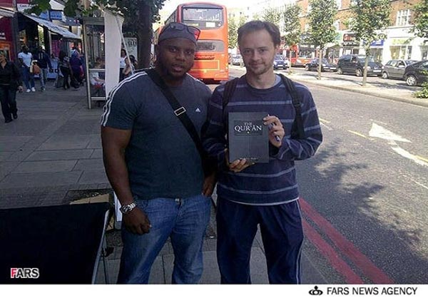 اقدام جالب مسلمانان لندن برای تبلیغ +عکس