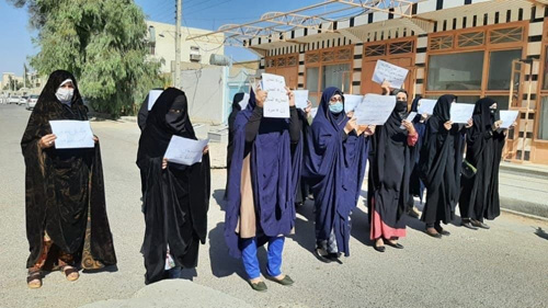 تجمع اعتراضی زنان در شهر نیمروز افغانستان