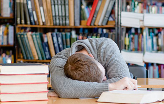 خوابیدن قبل از امتحان خوب است یا بد؟