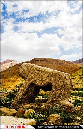 شیر در قبرستان/گزارش تصویری