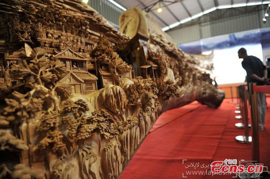 طولانی ترین مجسمه چوبی جهان +عکس