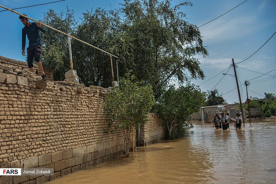 زیر آب رفتن یک روستا بر اثر سیل خوزستان