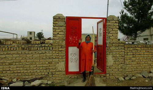 عکس: تنها بانوی رفتگر ایران