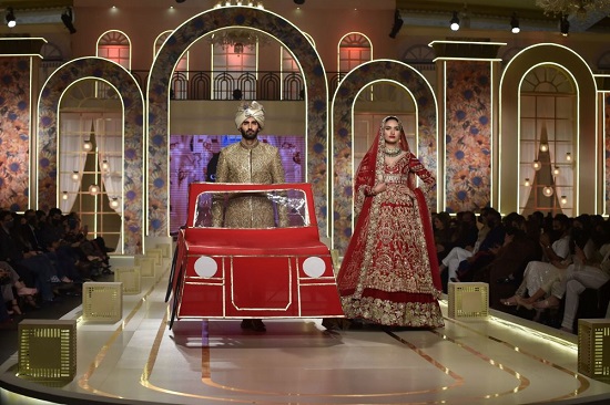 نمایش مُدِ لباس عروسی در پاکستان