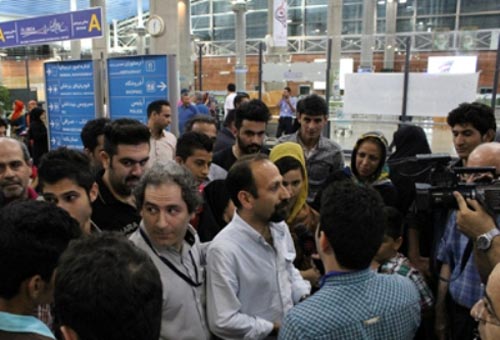 اصغر فرهادی به ایران بازگشت +عکس