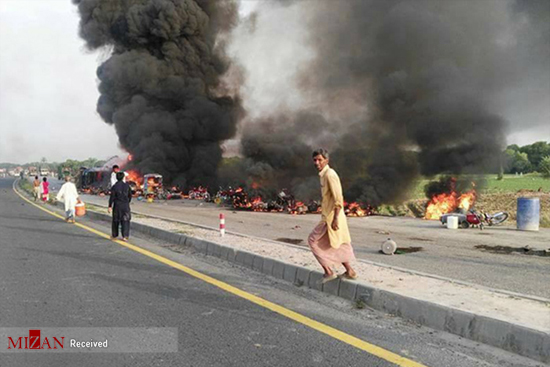 اولین تصاویر از انفجار تانکر نفت در پاکستان