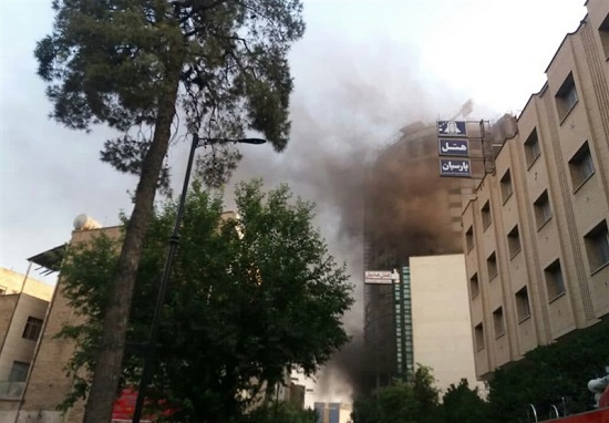 تاکید بر عدم تردد در محل آتش‌سوزی در شیراز