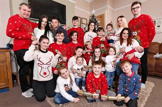 یک خانواده انگلیسی با ۲۲ فرزند!