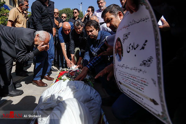 وداع آخر اهالی دوبلاژ با پیکر «محمد عبادی»