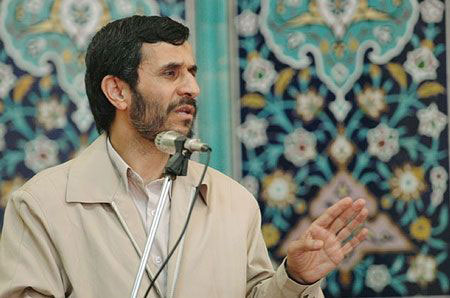 ظهور احمدی‌نژاد در سوم تیر، در آرزوی محبوبیت