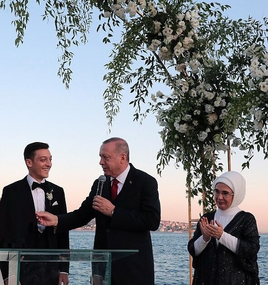 «اردوغان» ساقدوش «اوزیل» شد