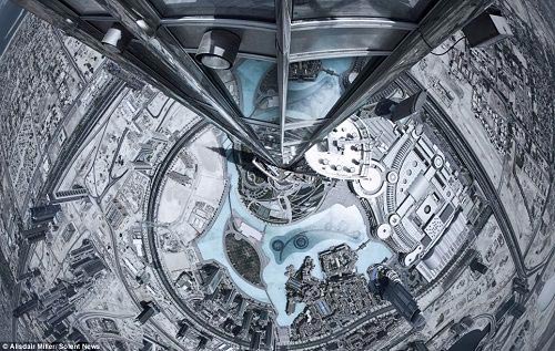 بر بلندای مرتفع ترین برج دنیا +عکس
