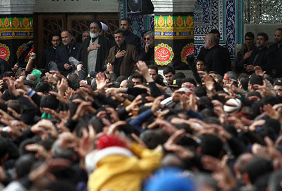 احمدی‌ نژاد در روز عاشورا کجا بود؟ +عکس