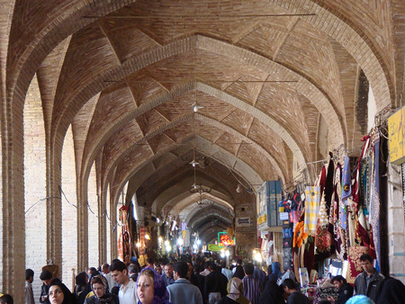درباره زور بازار و بازاریان در تاریخ ایران