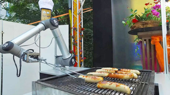 این ربات سرآشپز را ببینید