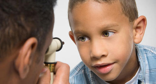 تشخیص و درمان انحراف چشم در کودکان