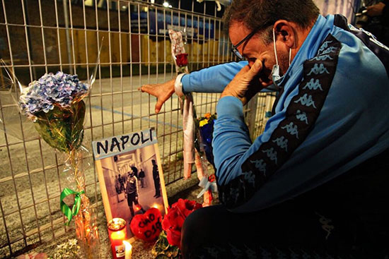 شهر ناپل در شب درگذشت دیگو مارادونا