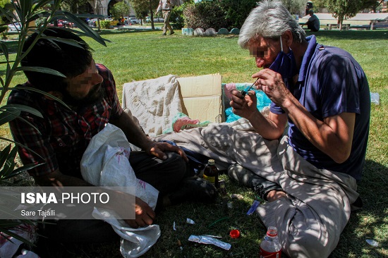 زخم اعتیاد بر میدان تاریخی «مشتاق» کرمان