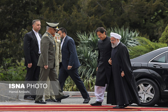 استقبال رسمی روحانی از نخست‌وزیر پاکستان