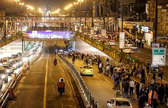 عکس: ترافیک سنگین پس از حادثه در مترو
