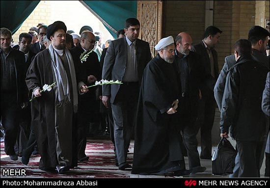 عکس:روحانی و اعضای دولت در مرقد امام(ره)