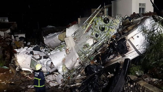 سقوط مرگبار هواپیمای تایوانی +عکس
