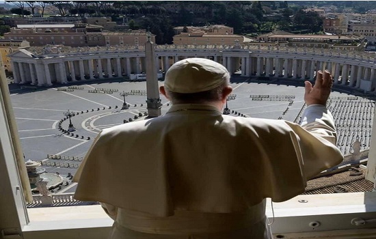 تصویری خاص از تنهایی پاپ در واتیکان