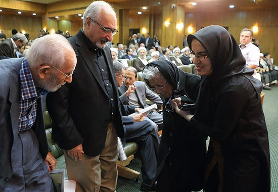 عکس: رونمایی هاشمی از «تاریخ جامع ایران»