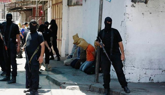 اعدام 7 جاسوس در ملاء عام در غزه +عکس