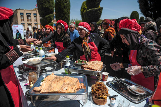 عکس: پخت بزرگترین بریانی جهان در اصفهان