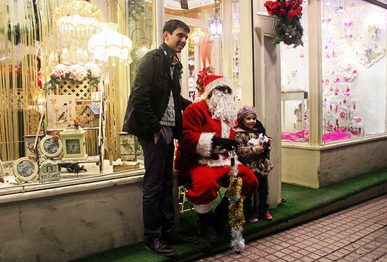 عکس: حال و هوای کریسمس در تهران