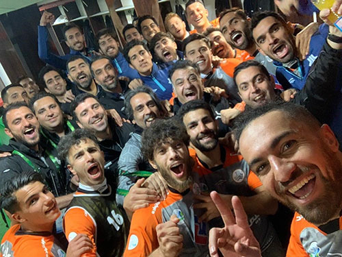 شادی بازیکنان سایپا پس از پیروزی در قائمشهر