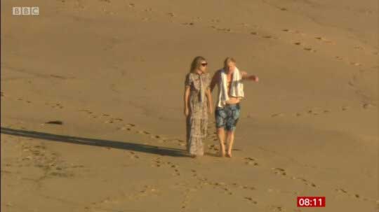 تصویر جنجالی جانسون با همسرش کنار ساحل