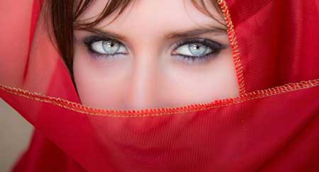 چه چشمانی از نور خورشید آسیب می‌بینند؟