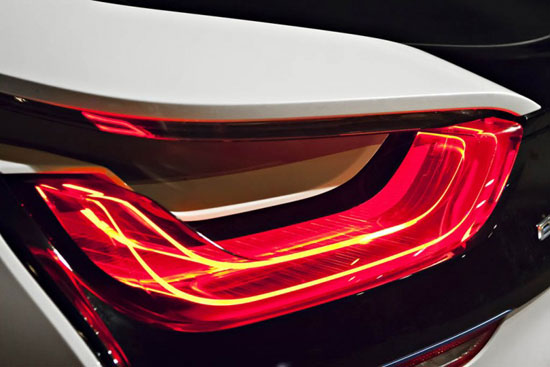 بی ام‌ دابلیو i8 مدل 2015 دیدنی است