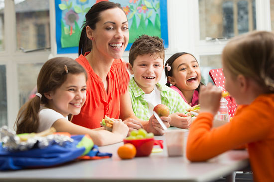 تغذیه سالم برای دانش آموزان چیست؟