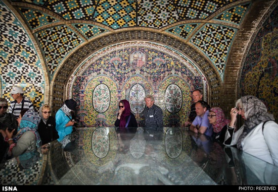 گپی با مسافران عقاب طلایی در کاخ گلستان