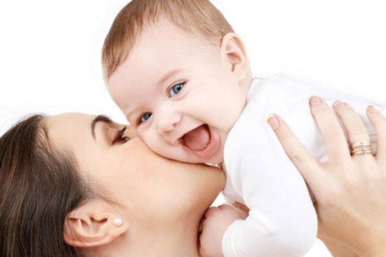 ۱۰ ماده غذایی برای افزایش شیر مادر