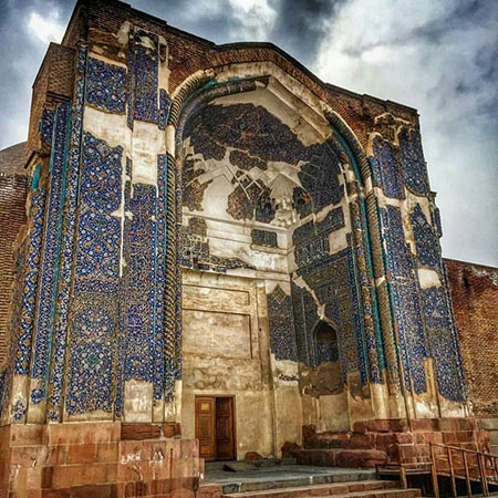 مسجد کبود تبریز؛ هنر معماری در دستان کاشی‌کاری‌ها