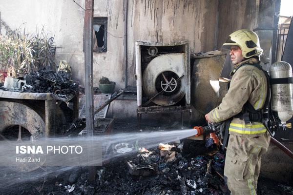 آتش سوزی در ساختمان تجاری در چهارراه ولیعصر