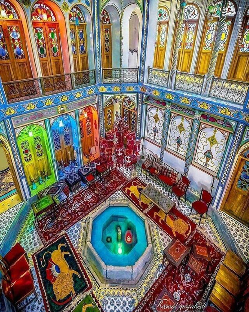خانه‌ای پُر از رنگ و نور در اصفهان
