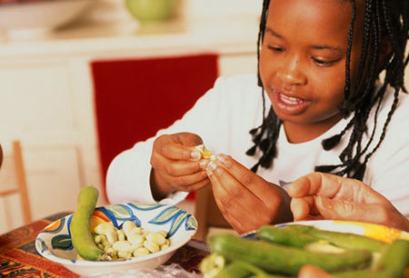 10 روش‌ تشویق کودکان به خوردن سبزیجات