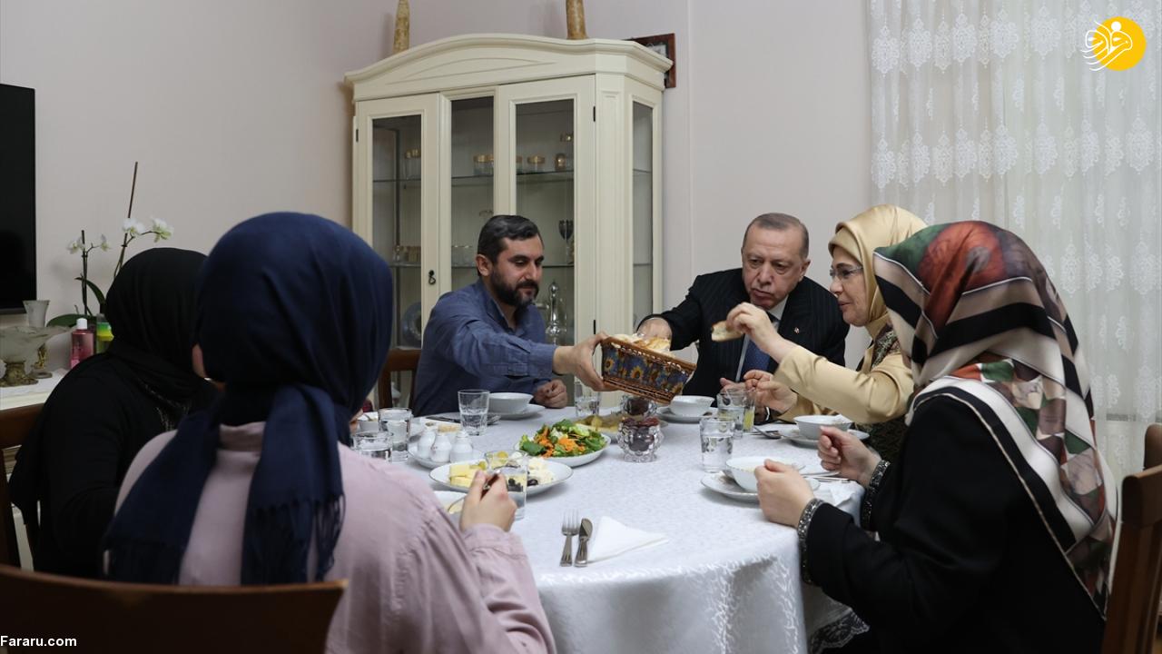 تصاویری از افطاری متفاوت اردوغان با همسرش