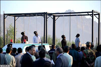 عکس اعدام عاملان حادثه خمینی شهر