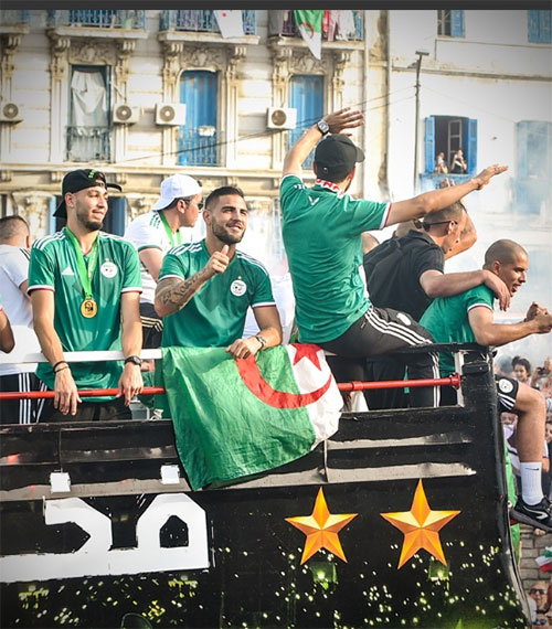 استقبال گسترده مردم الجزایر از تیم ملی کشورشان